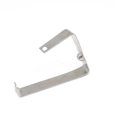 Bracket de sujeción de tubería de acero inoxidable de hardware CNC OEM con proceso de estampado personalizado