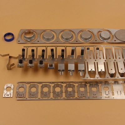 Proceso de estampado de metal personalizable para equipos XS-214-005