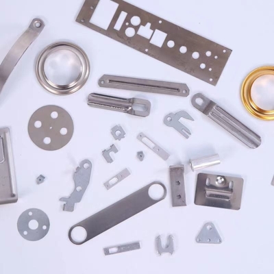 Fabricación de piezas metálicas de chapa de estampado CNC con revestimiento eléctrico de hierro XS-236-005, HT0027