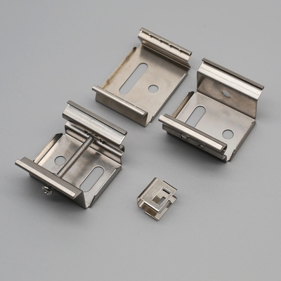 Productos de hardware de precisión piezas de estampado en fábricas para moldes de perforado de metal a medida