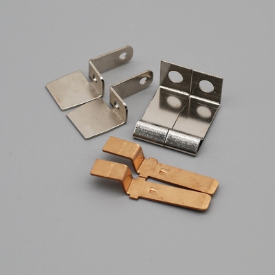 Productos de hardware de precisión piezas de estampado en fábricas para moldes de perforado de metal a medida