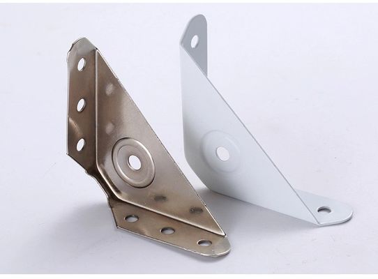 Proceso de estampación Brackets de esquina de acero inoxidable para componentes de hardware CNC OEM