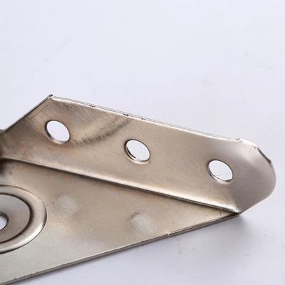 Proceso de estampación Brackets de esquina de acero inoxidable para componentes de hardware CNC OEM