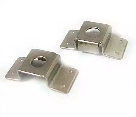 Partes de estampado recubiertas en polvo soporte de estante de trabajo pesado para componentes de hardware CNC OEM