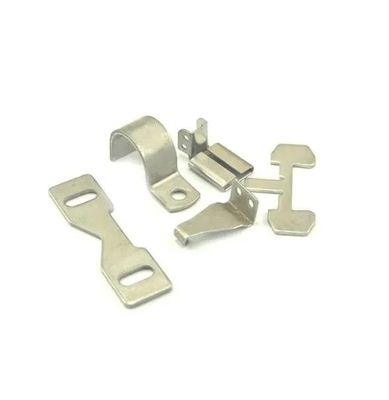 Componentes electrónicos personalizados de chapa metálica de acero inoxidable para estampado por inyección combinada