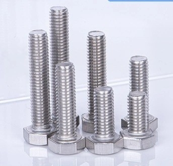 Noches de acero inoxidable recubiertas en polvo, tornillos y tornillos para el procesamiento de piezas de hardware CNC