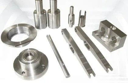Noches de acero inoxidable recubiertas en polvo, tornillos y tornillos para el procesamiento de piezas de hardware CNC